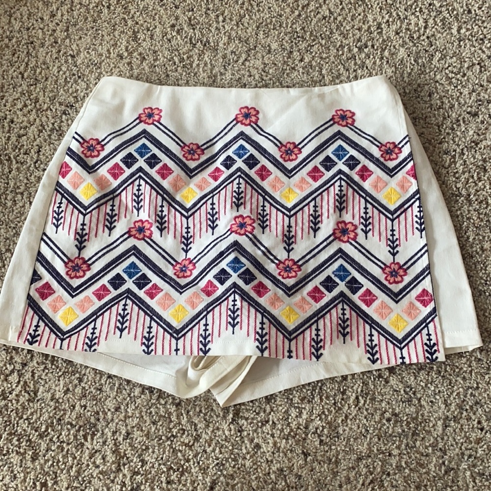 White shorts/ skirt